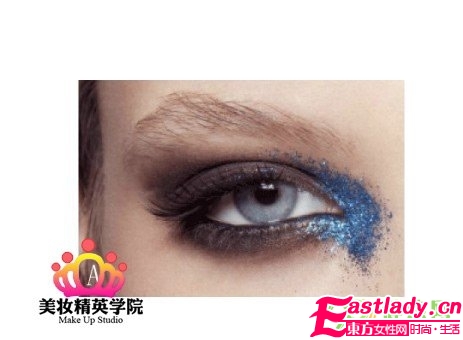 藍(lán)色妝容大解密 做個迷人 藍(lán)精靈