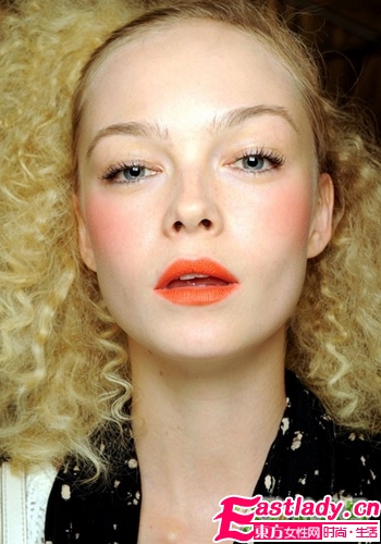  橙 風來襲 打造活力十足的橙色妝容