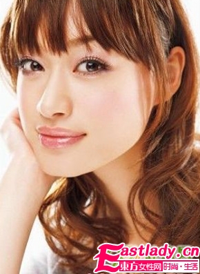 2010春季3款最熱門(mén)的OL妝容