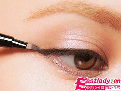 簡單6步眼妝畫法 讓你瞬間變身混血美人