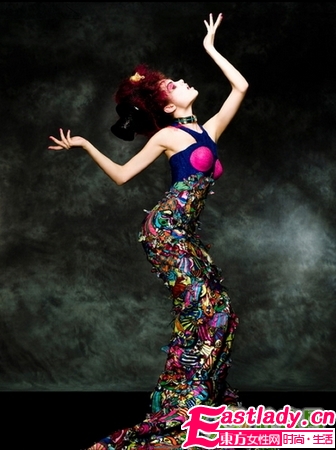 撞色眼影 制造過度自然感覺