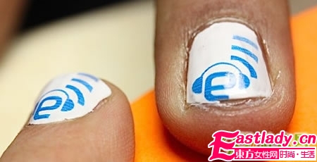 創(chuàng)意彩色字母美甲