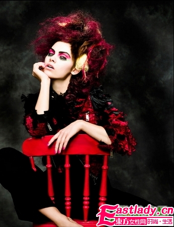 撞色眼影 制造過度自然感覺