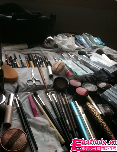 美妝達人吳佩慈裝扮臺揭秘 女星化裝容貌綽約多姿