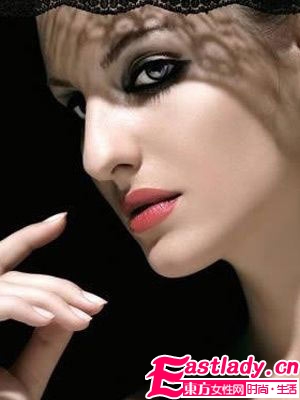 三種瘦臉化妝術(shù)打造瘦臉效果