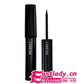 打造日系棕色系眼妝+蓬松大波浪