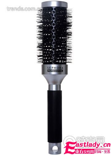 打造日系棕色系眼妝+蓬松大波浪