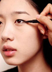 眼線來幫忙 打造楚楚可憐灰姑娘