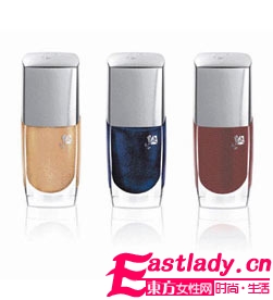 10.1出游DIY一款浪漫藍月亮美甲吧