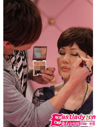 神奇彩妝要點(diǎn) 讓大媽變混血美女