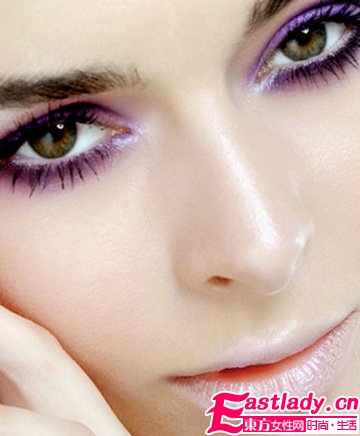 賴床美女來支招 5分鐘搞定上班妝