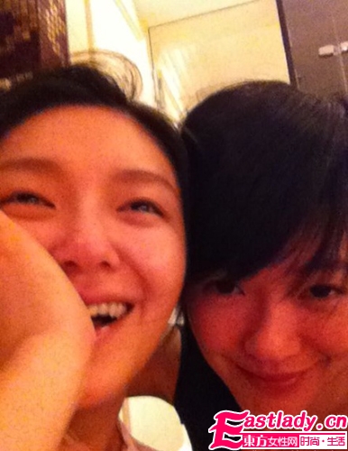 美妝達(dá)人吳佩慈裝扮臺(tái)揭秘 女星化裝容貌綽約多姿