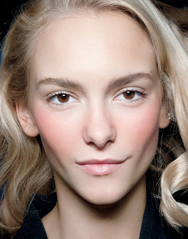 炎炎夏日  好色 趁早  妝 出個(gè)大美人