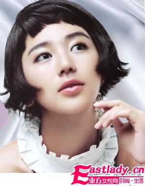 彩妝達(dá)人教你用好粉色不顯腫好方法