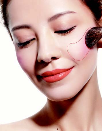 腮紅畫法 變身人見人愛完美臉型