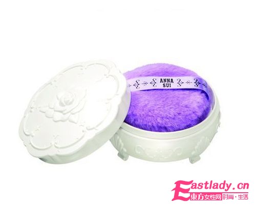 ANNA SUI推出2011春夏新品——薔薇柔白防護(hù)底妝系列