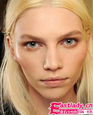 2011年秋冬潮妝搶先看 溫暖色系唱主角