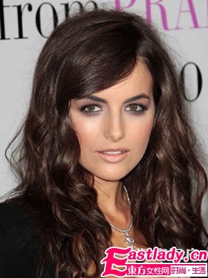 跟明星學(xué)化妝 打造小煙熏妝只需5步