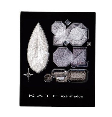 強(qiáng)大假睫毛眼妝 輕易塑造電力眼神