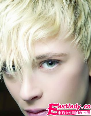 妙用白色眼線 打造優(yōu)雅百變眼妝