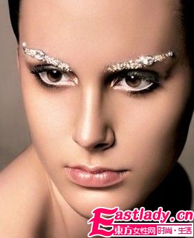 老黑教你完美兔年 開(kāi)運(yùn)妝