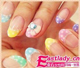 不敗的經(jīng)典 美甲也有圓點(diǎn)控