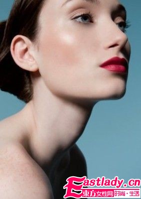 擺脫脫妝大困擾 2分鐘魅力重現(xiàn)