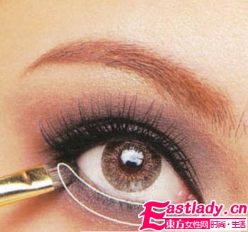 7步速成混血美女大眼妝 驚艷派對季