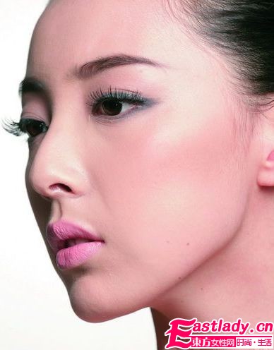 7大給力秘笈 妝出艷羨小V臉