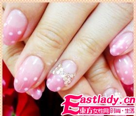 不敗的經典 美甲也有圓點控