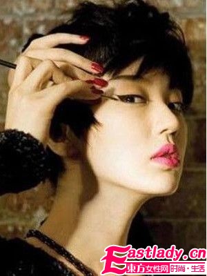 2011新派煙熏 妝 出撩人派對Queen