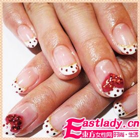 不敗的經(jīng)典 美甲也有圓點(diǎn)控