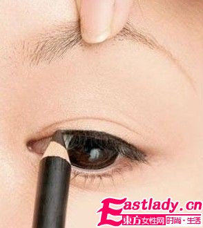 潮流眼妝新玩法 放大3倍不算大