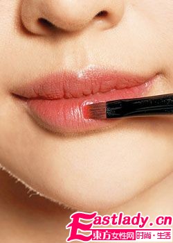 打造融化人心の冬季暖意妝容