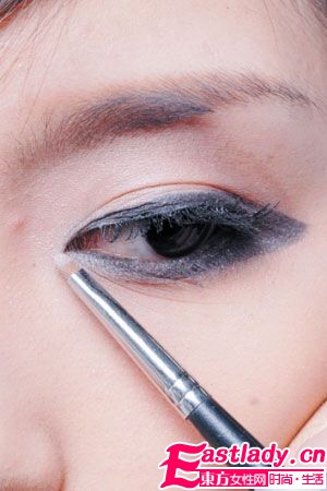 桃花滾滾來 妝 無辜電眼美妞