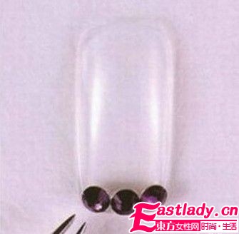 3款潮范美甲DIY 演繹嫵媚風(fēng)情