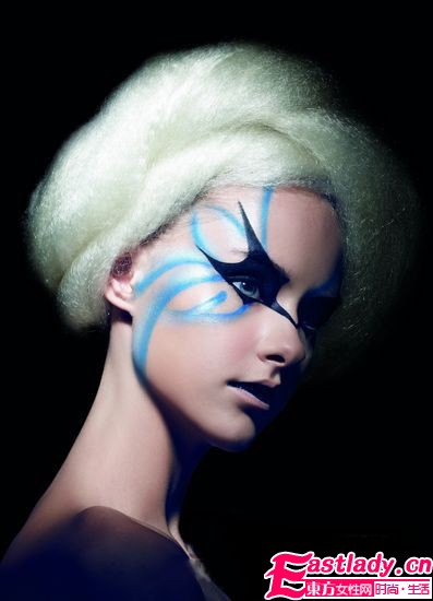 時尚大賞 2款極具未來感夢幻妝容