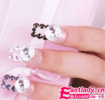 3款潮范美甲DIY 演繹嫵媚風(fēng)情