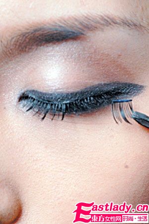 桃花滾滾來 妝 無辜電眼美妞