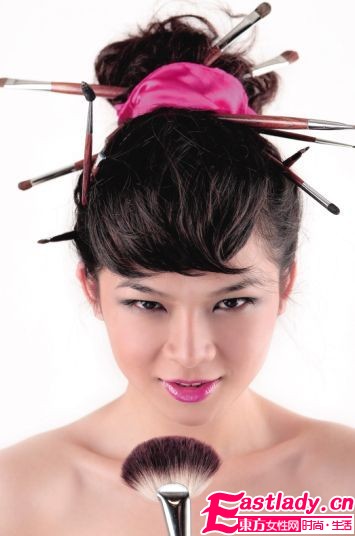 冬季無(wú)暇妝容 完美補(bǔ)妝小技巧