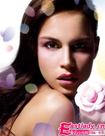 回歸夢幻 妝 做圣誕迷人Queen