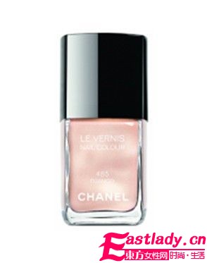 Chanel圣誕系列彩妝單品璀璨上市