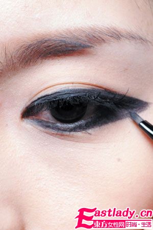 桃花滾滾來 妝 無辜電眼美妞