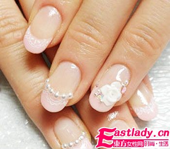 日系法式美甲 指尖亮色輕盈綻放