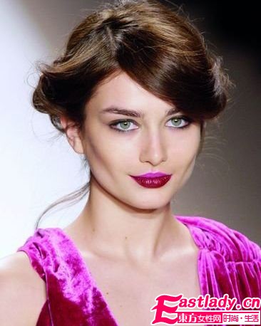 秋冬T臺(tái)美妝新勢力 惹火驚艷閃耀秀場