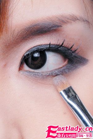 桃花滾滾來 妝 無辜電眼美妞