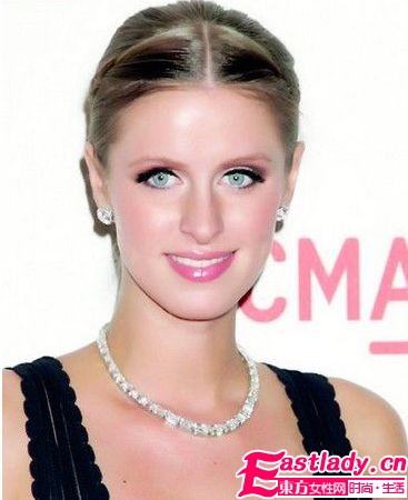 15位美人親身示范初冬潮流美妝