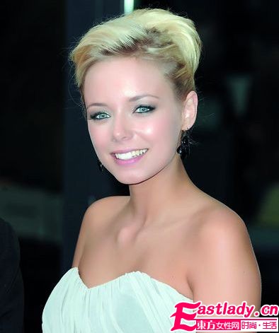 美艷無(wú)敵 盤(pán)點(diǎn)15位美人秋冬搶眼妝