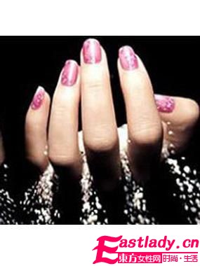 寒冬柔情 5款冬日最I(lǐng)N暖心美甲