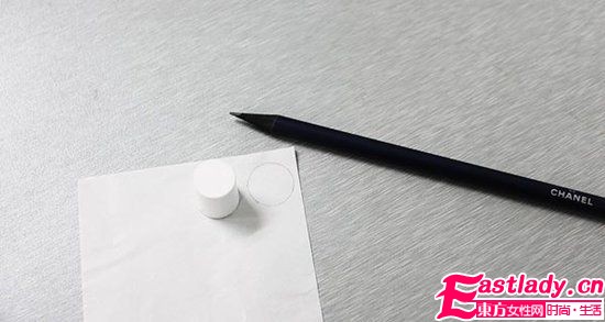 半月形美甲DIY 簡約混搭大牌范